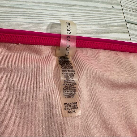 VICTORIA’S SECRET HOT PINK BIKINI BOTTOM MEDIUM - Picture 3 of 4